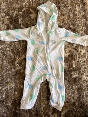 Lullaby Lane baby Hooded One-Piece in 0-3 months